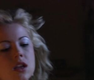 Topless video Kim Poirier, Stefanie von Pfetten – Decoys (2004)