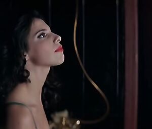 Naked Maribel Verdu - Huevos de Oro (1993)