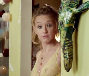 Celebs nude scene | Lila Salet, Ludivine Sagnier naked - Amour & turbulences (2013)