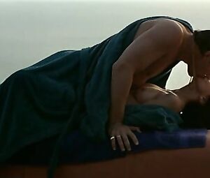 Topless sex scene | Maribel Verdu, Maria de Medeiros - Huevos de Oro (1993)