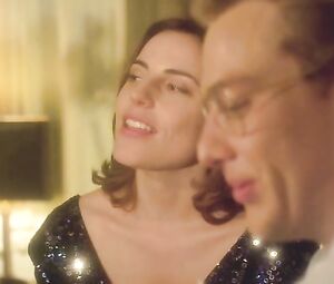 Celebs nude & sex scene | Antje Traue, Luise Heyer - Der Fall Barschel (2015)