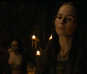 Topless scene of Carice Van Houten - GAME OF THRONES (S04 E07)
