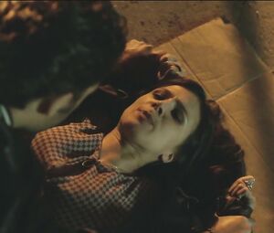 Celebs sex scene | Aylin Tezel naked - Die Informantin (2016)