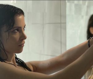 Celebs sex scene | Aylin Tezel naked - Die Informantin (2016)