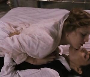Passionate Lesbian Episodes of Valeria Solarino & Isabella Ragonese - Viola Di Mare (2009)