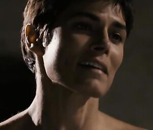 Passionate Lesbian Episodes of Valeria Solarino & Isabella Ragonese - Viola Di Mare (2009)