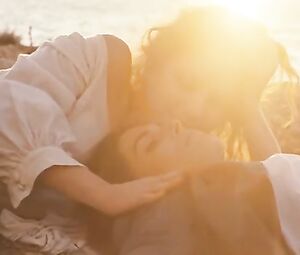 Passionate Lesbian Episodes of Valeria Solarino & Isabella Ragonese - Viola Di Mare (2009)