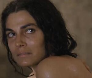 Passionate Lesbian Episodes of Valeria Solarino & Isabella Ragonese - Viola Di Mare (2009)