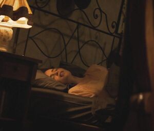 Sex video Emilia Clarke nude - Voice from the Stone (2017)