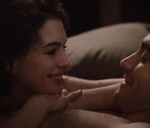 Sex video Anne Hathaway nude - Love and Other Drugs (2010)
