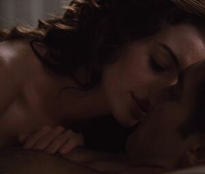 Sex video Anne Hathaway nude - Love and Other Drugs (2010)