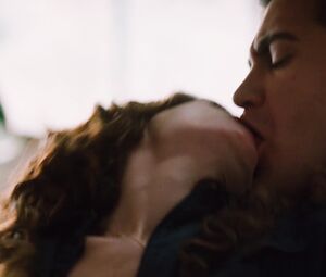 Sex video Anne Hathaway nude - Love and Other Drugs (2010)