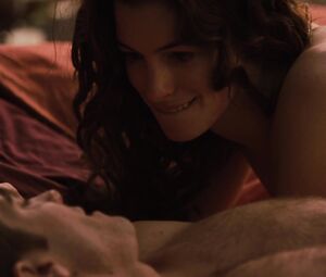 Sex video Anne Hathaway nude - Love and Other Drugs (2010)