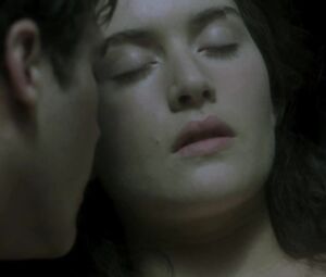 Sex video Kate Winslet  nude - Quills (2000)