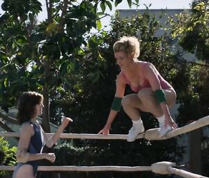 Sex video Alison Brie, Sydelle Noel, Kate Nash - Glow S01 (2017)