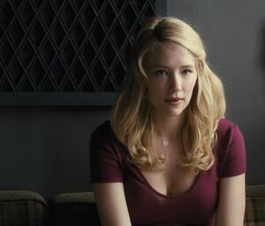 Sex video Haley Bennett, Emily Blunt - Girl On The Train (2016)