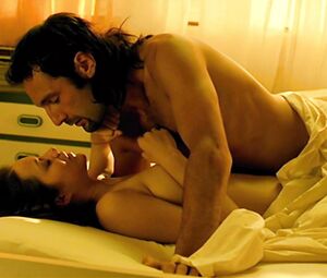 Sex video Marion Cotillard nude -  Love Me if You Dare (2003)