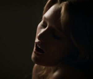 Sex video Ashley Hinshaw - Goodbye to All That (2014)