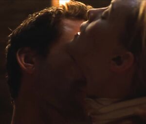 Sex video Heather Graham - Killing Me Softly (2002) 