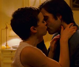 Sex video Natalie Portman nude - Hotel Chevalier (2007) 