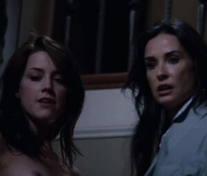 Sex video Amber Heard nude-The Joneses (2009) 