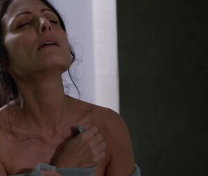 Sex video Lisa Edelstein, Necar Zadegan nude - Girlfriends Guide to Divorce S02E12 (2016)