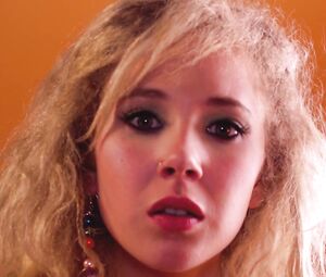 Sex video Juno Temple nude - Kaboom (2010)