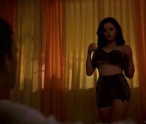 Sex video Amy Locane, Rose McGowan nude - Going All the Way (1997)