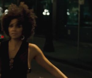 Sex video Halle Berry Nude - Frankie Alice (2010)