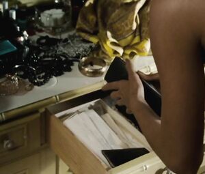Sex video Halle Berry Nude - Frankie Alice (2010)