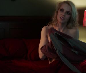 Sex video Gia Crovatin naked - Dirty Weekend (2015)