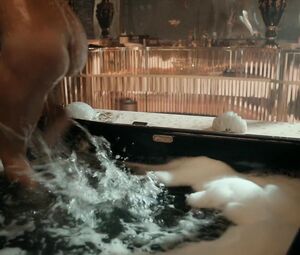 Sex video Alice Braga Nude - Queen of the South s01e01 (2016)