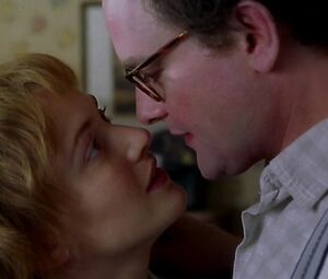 Sex video Kate Winslet nude - Iris (2001)