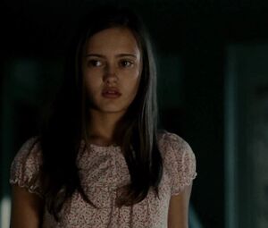 Sex video Carice van Houten nude - Intruders (2011)