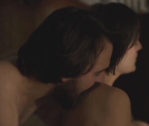 Sex video Elisabeth Moss, Linda Ngo - Top Of The Lake S02E05 (2017)