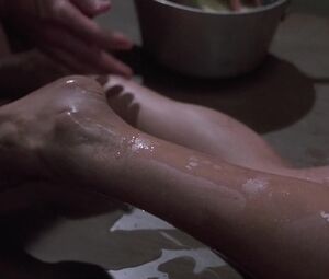 Sex video Kelly Lynch - Warm Summer Rain (1989)