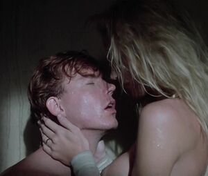 Sex video Kelly Lynch - Warm Summer Rain (1989)