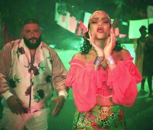 Sexy hot video Rihanna - Wild Thoughts (2017)