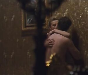 Sex video Irina Vinogradova, Ekaterina Arkharova nude - Hotel (2015)