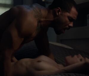 Lela Loren naked, Leslie Lopez naked โ Power s01e05 (2014)