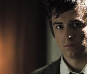 Mischa Barton naked, Emily Meade hot – Assassination of a High School President (2008)