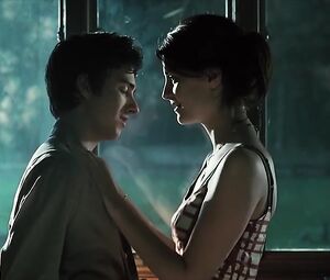 Mischa Barton naked, Emily Meade hot – Assassination of a High School President (2008)