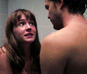 Britt Robertson naked – Girlboss s01e08 (2017)