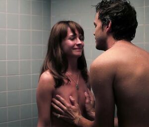 Britt Robertson naked – Girlboss s01e08 (2017)