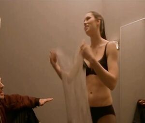 Jessica Biel naked – London (2005)