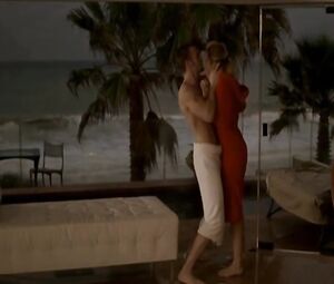 Jessica Biel naked – London (2005)