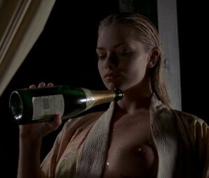 Jaime Pressly naked - Poison Ivy 3 (1997)