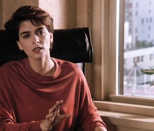 Deborah Kara Unger naked, Annabella Sciorra naked – Whispers In The Dark (1992)