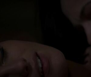 Lesbian celebs scene Emily Meade, Leila George topless โ Mother, May I Sleep with Danger (2016)