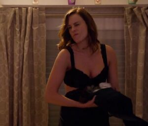 Jessica McNamee naked โ Sirens s01e05 (2014)